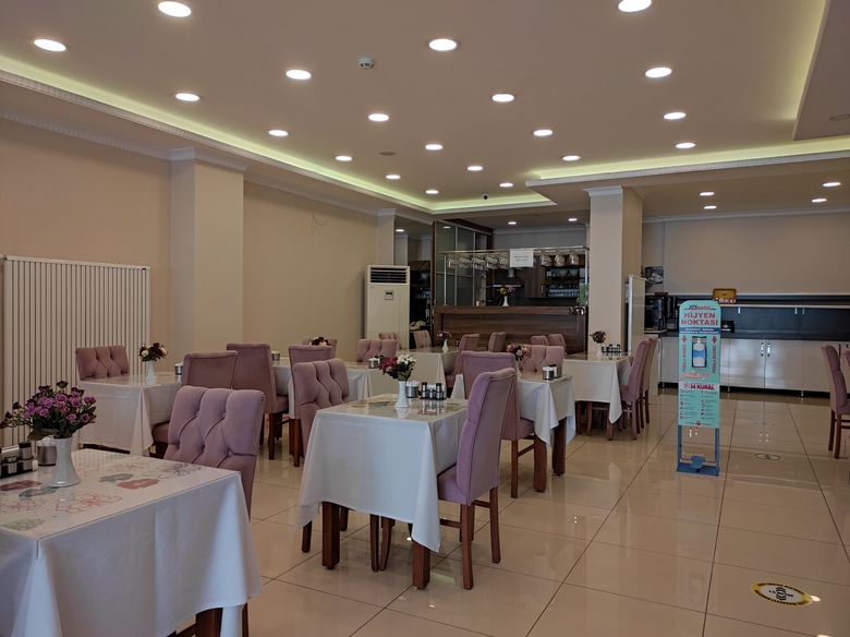 Magnaura House Hotel