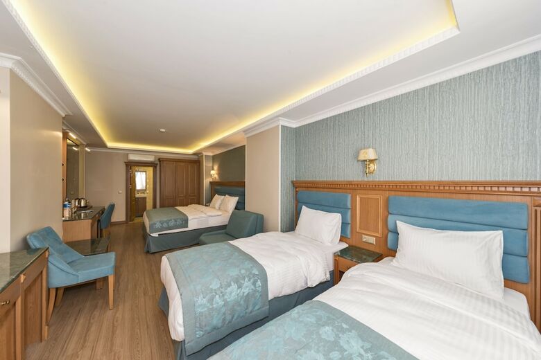 Magnaura House Hotel