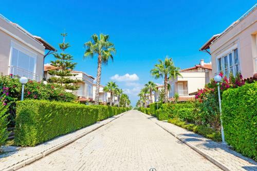 Villa Paradise Town