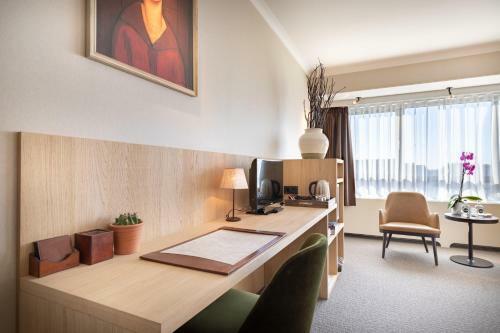 Carlton Hotel