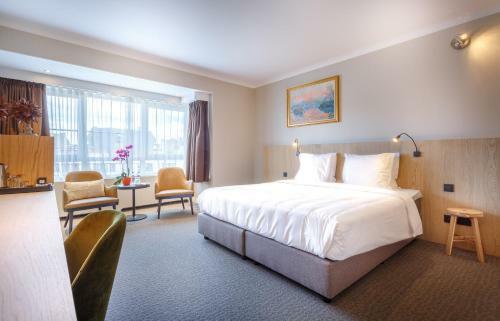 Carlton Hotel