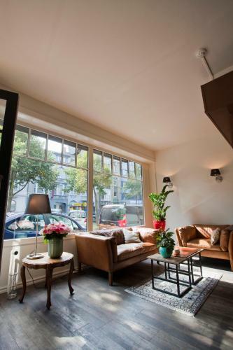 Carlton Hotel