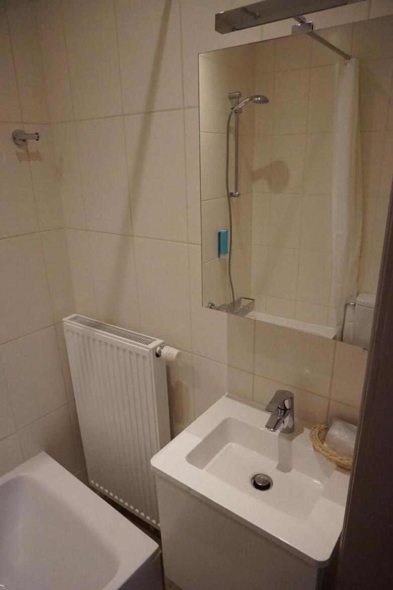 Asiris Hotel