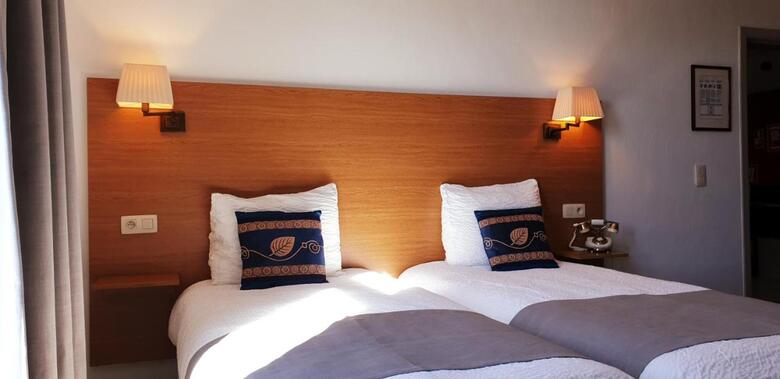 Asiris Hotel