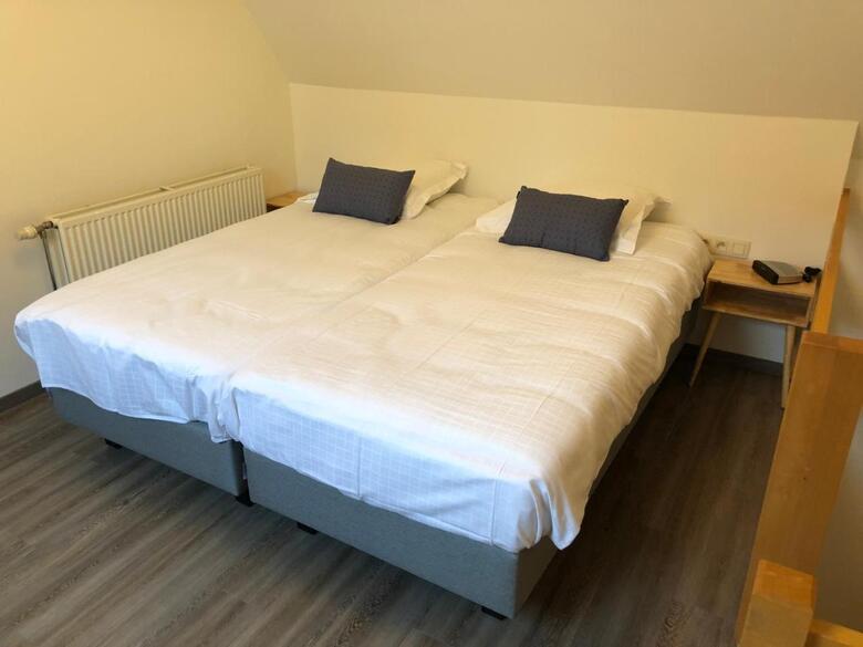 Asiris Hotel