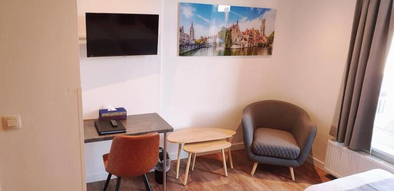 Asiris Hotel