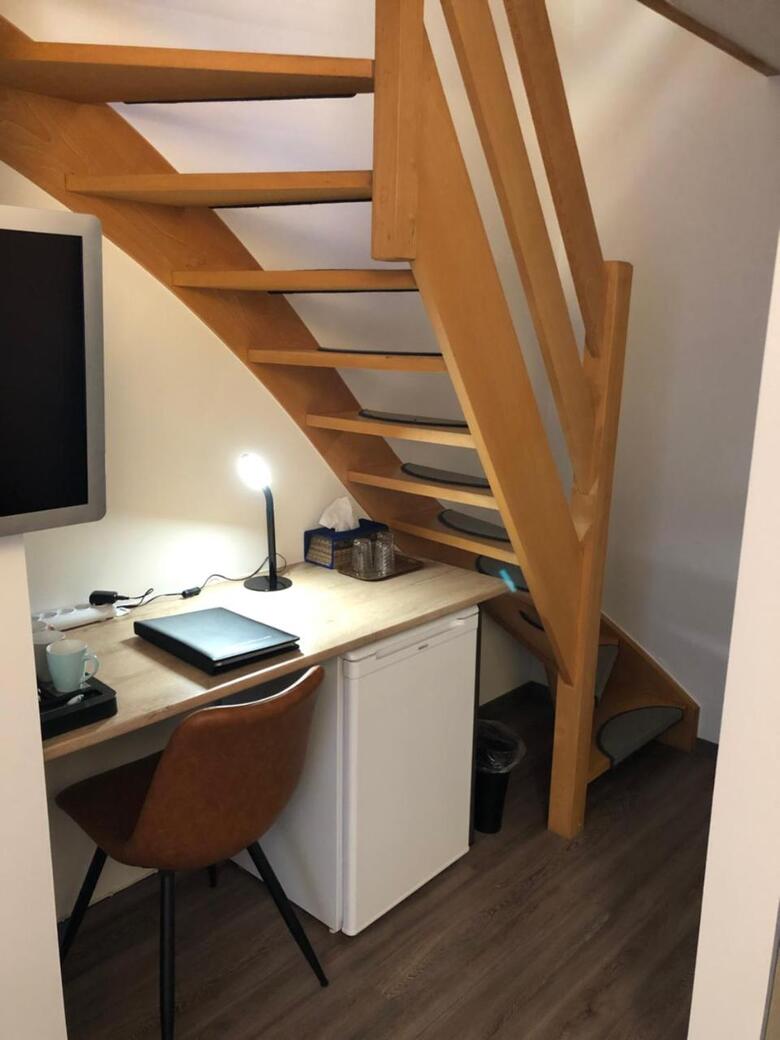 Asiris Hotel