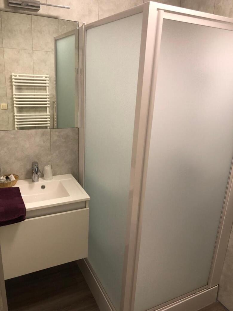Asiris Hotel