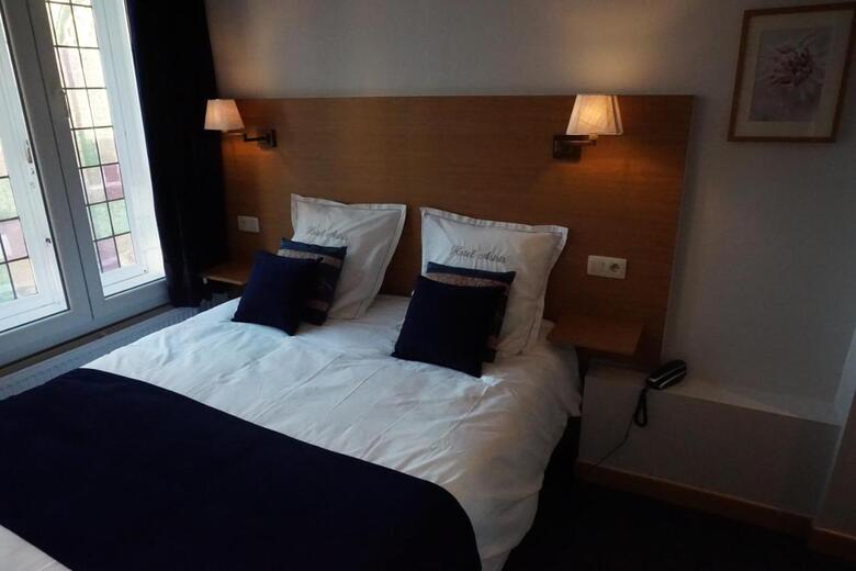 Asiris Hotel