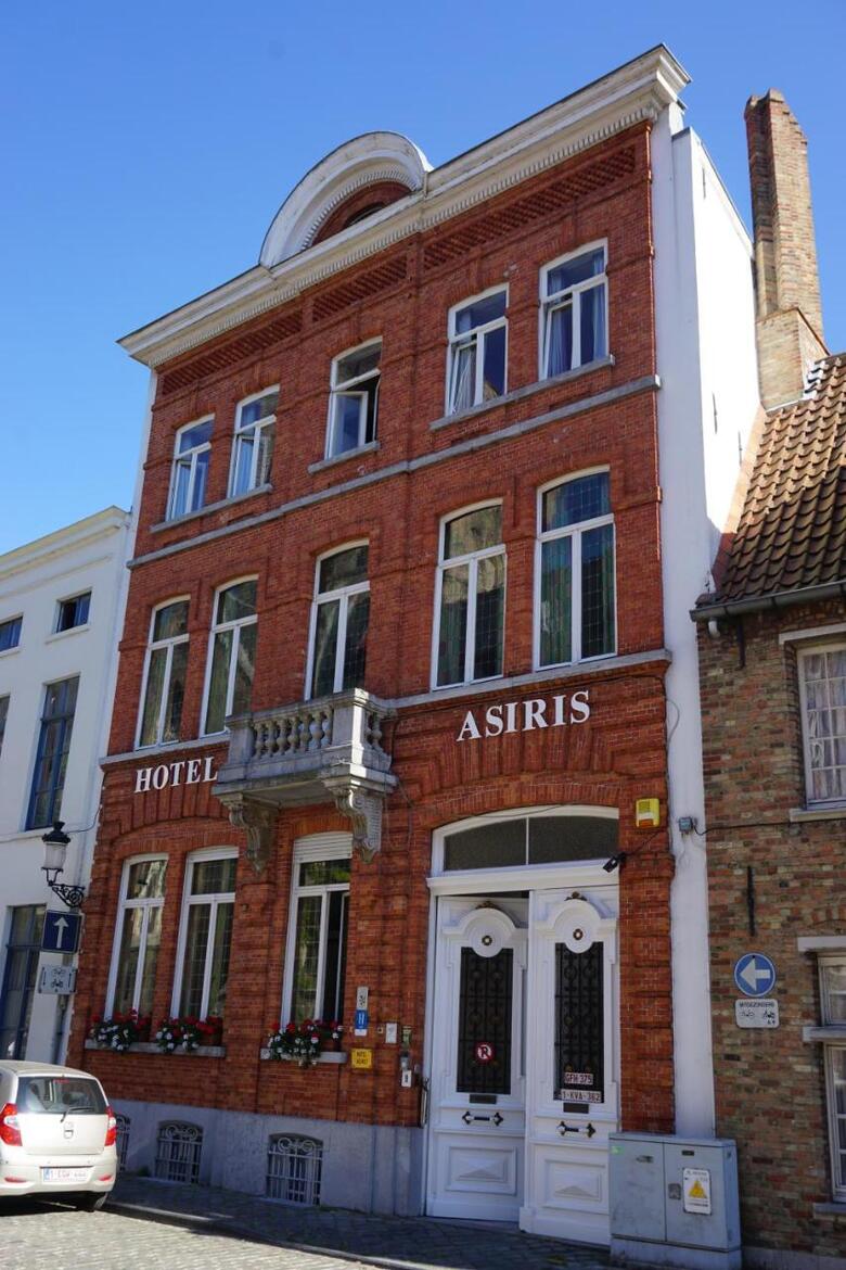 Asiris Hotel