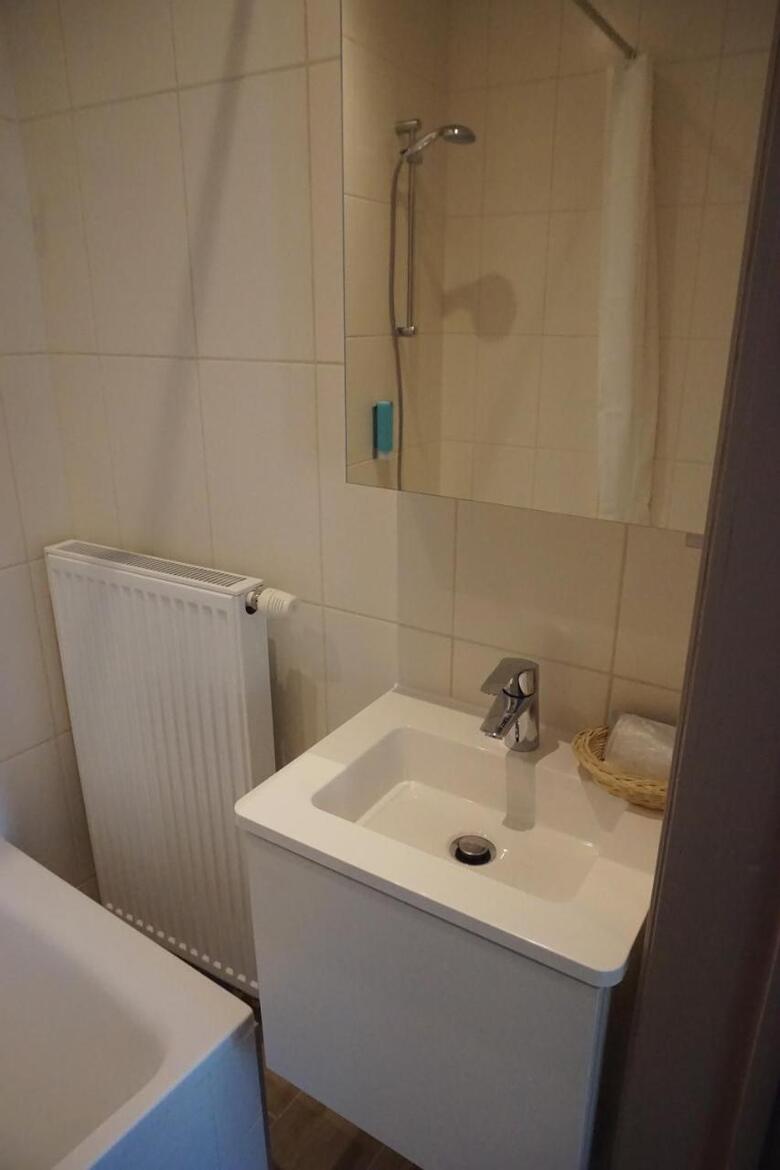 Asiris Hotel
