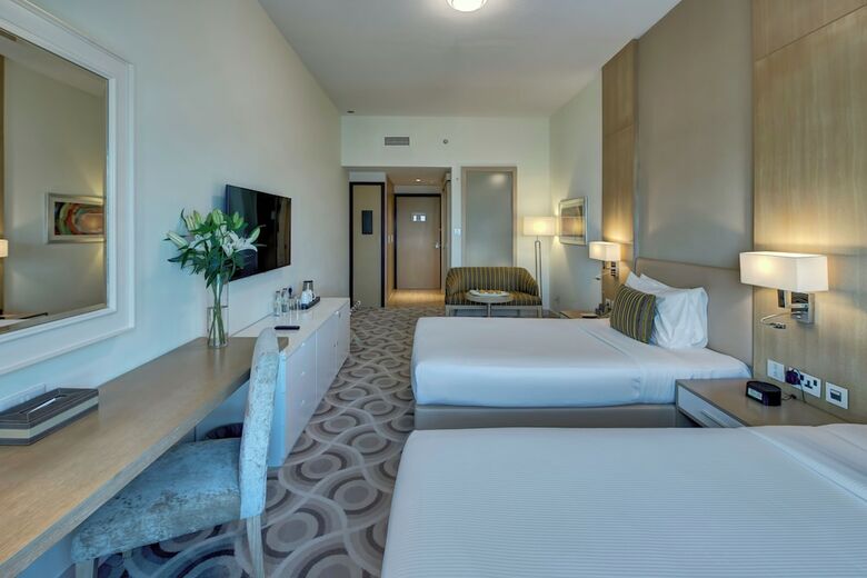 Metropolitan Hotel Dubai