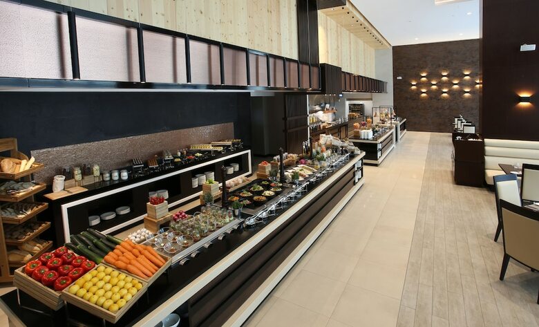 Metropolitan Hotel Dubai