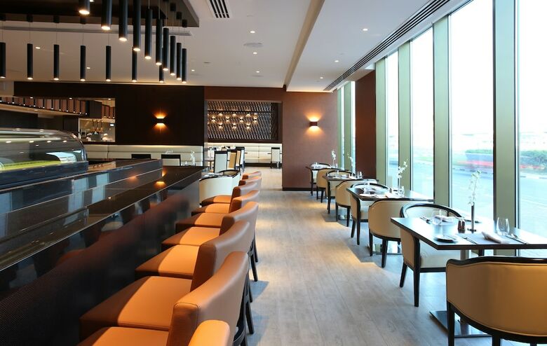 Metropolitan Hotel Dubai