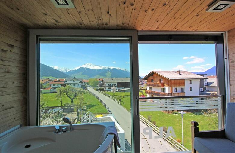 Alp Art Hotel G�tzens