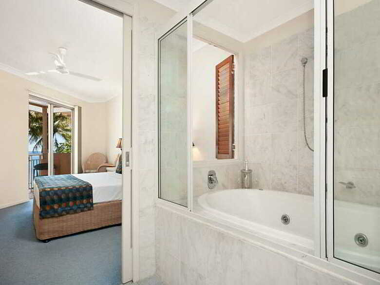 Hotel Alassio On The Beach Resort