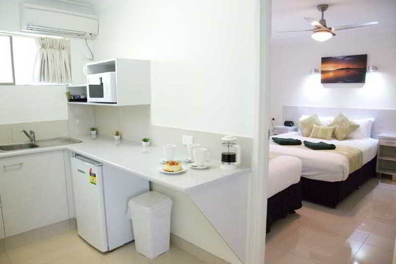 Hotel Bay Motel