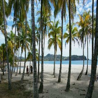 Hotel Nammbu Beachfront Bungalows