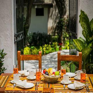 Hostal Solera House Adventure Hostel