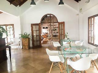 Nazu House Hotel