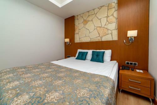 Dionis Hotel Resort & Spa