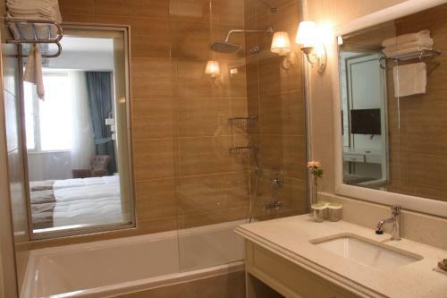 Rezone Health & Oxygen Hotel