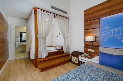 Limak Atlantis Deluxe Hotel