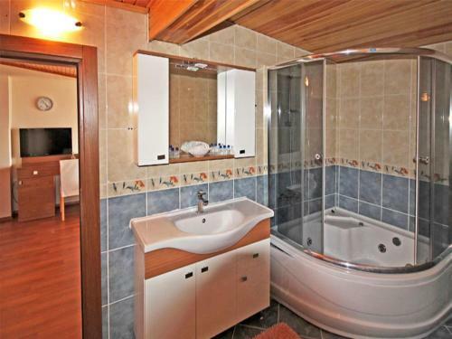 Ucem Hotel Golden Sea