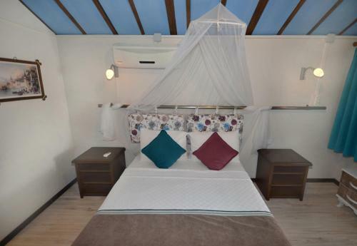 Hostal Bora Bora Marin