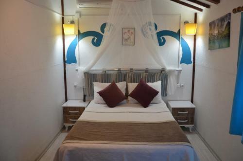 Hostal Bora Bora Marin