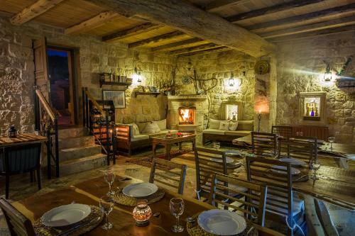 Posada Assiana Cave Hotel