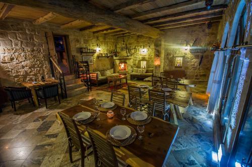 Posada Assiana Cave Hotel