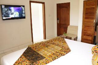 Coconut Grove Sakumono Hotel