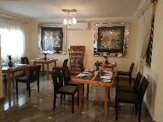 Oak Plaza Hotel East Legon