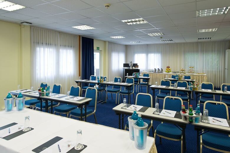 Achat Hotel Dresden Elbufer