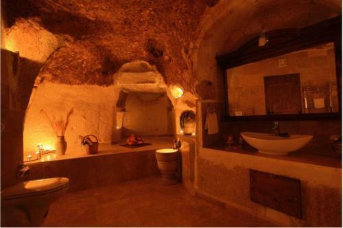 Jerveni Cave Hotel
