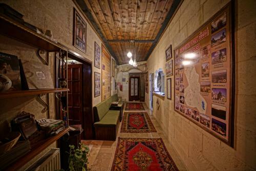 Jerveni Cave Hotel