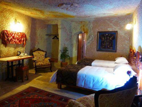 Courtyard Cave Hotel