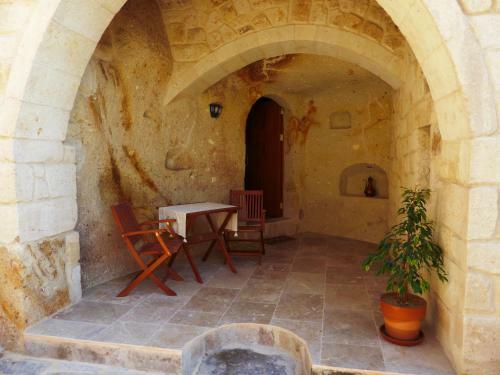Courtyard Cave Hotel