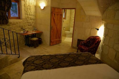Courtyard Cave Hotel
