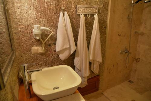 Courtyard Cave Hotel