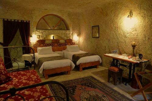 Courtyard Cave Hotel