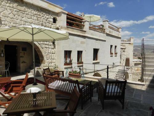 Courtyard Cave Hotel