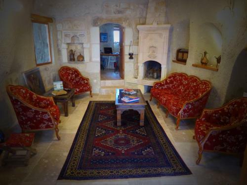 Courtyard Cave Hotel