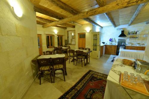 Courtyard Cave Hotel