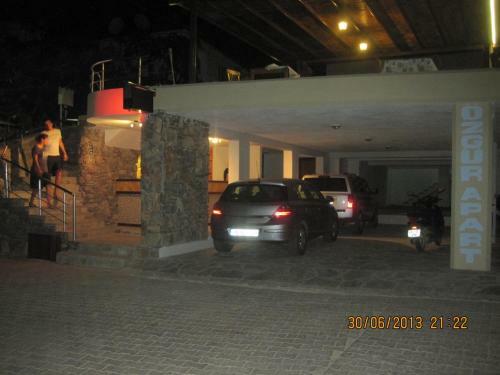 �zg�r Apart