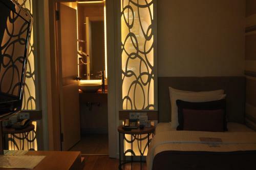 Wes Hotel