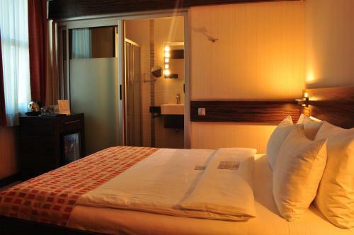 Wes Hotel