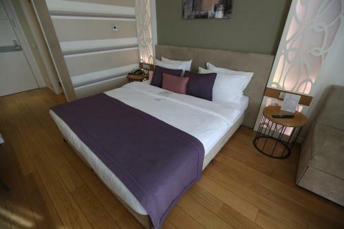 Wes Hotel