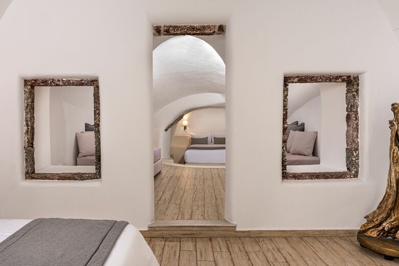 Hotel Aqua Luxury Suites